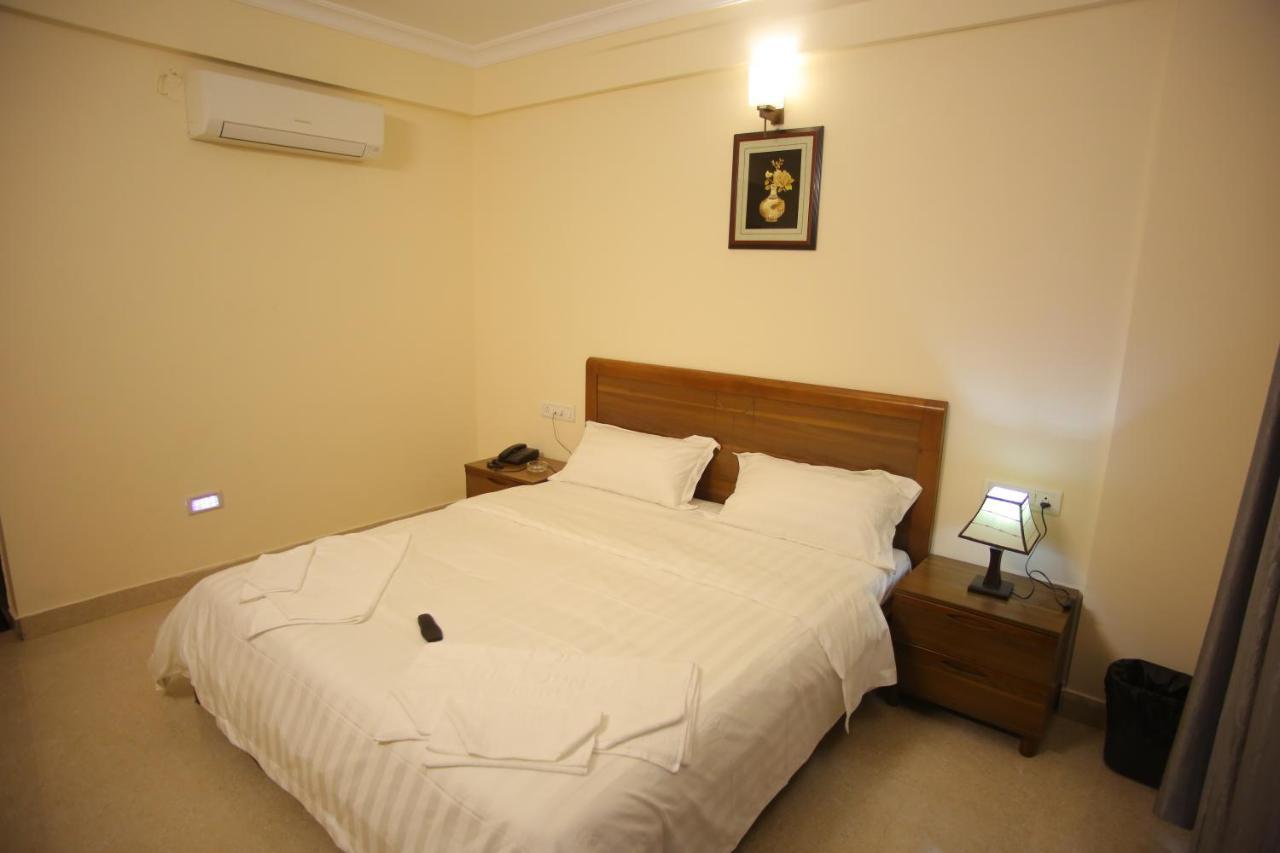The Lounge Business Hotel Μπανγκαλόρ Εξωτερικό φωτογραφία