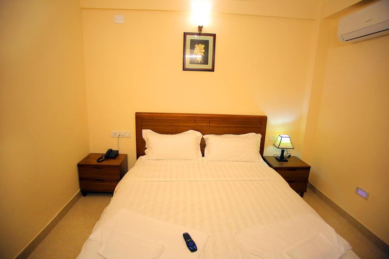 The Lounge Business Hotel Μπανγκαλόρ Εξωτερικό φωτογραφία
