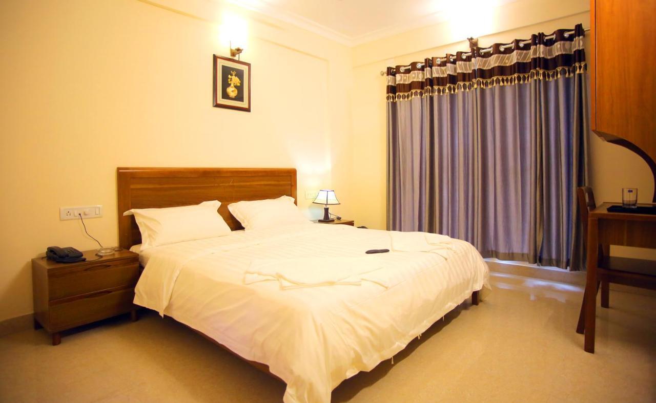 The Lounge Business Hotel Μπανγκαλόρ Εξωτερικό φωτογραφία